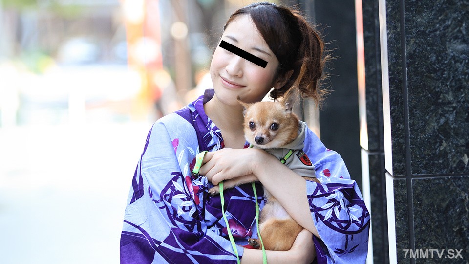 082423_01 One side dog A yukata beauty with a love dog!