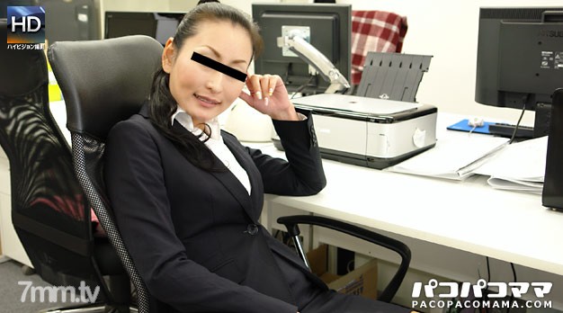 082711-446 Working local mother ~ That assistant wife becomes an active office lady ~