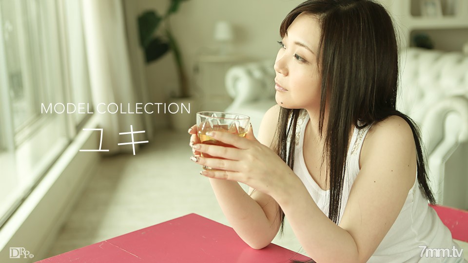 101216-005 Model Collection Yuki Tsuji