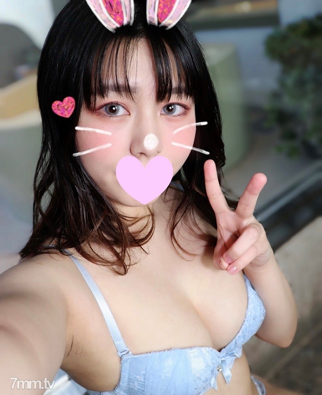 FC2-PPV-1782414 Yuika 20 years old Absolutely beautiful girl! Pure white mochi fluffy mozzarella body job hunting student! It... sensitive and cums while wearing a suit! Creampie with seeds on the fluffy shaved pussy of a transcendent beautiful girl!