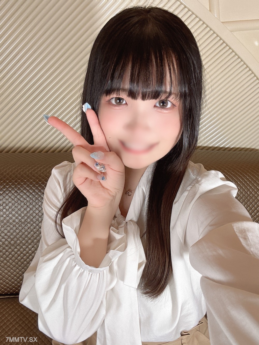 FC2-PPV-4391667 *臉上有特權♡the at jd kon-chan 18歲時，當責備美麗的胸部和角質時，這是一個快樂的色情臉♡