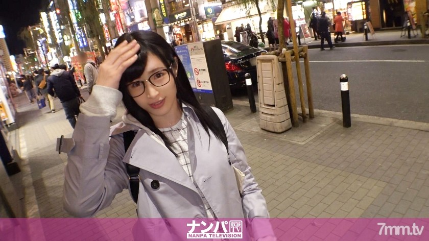 GANA-2080 Seriously Nampa, first shot. 1340 A girl with glasses who likes books found in Shimbashi. Suddenly saying 