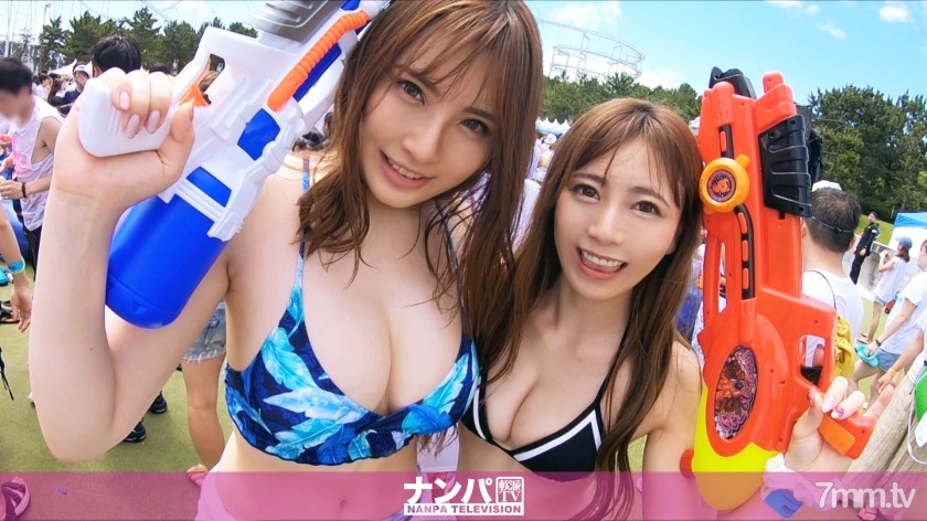 GANA-2142 Fa ● Fa ● Splash Nampa! A pair of beautiful swimsuits found at a festival held at a theme park! The heat of the ven...person is standing in the bathroom, the other person is involved in a naughty mischief, and 4P starts with that momentum ♪